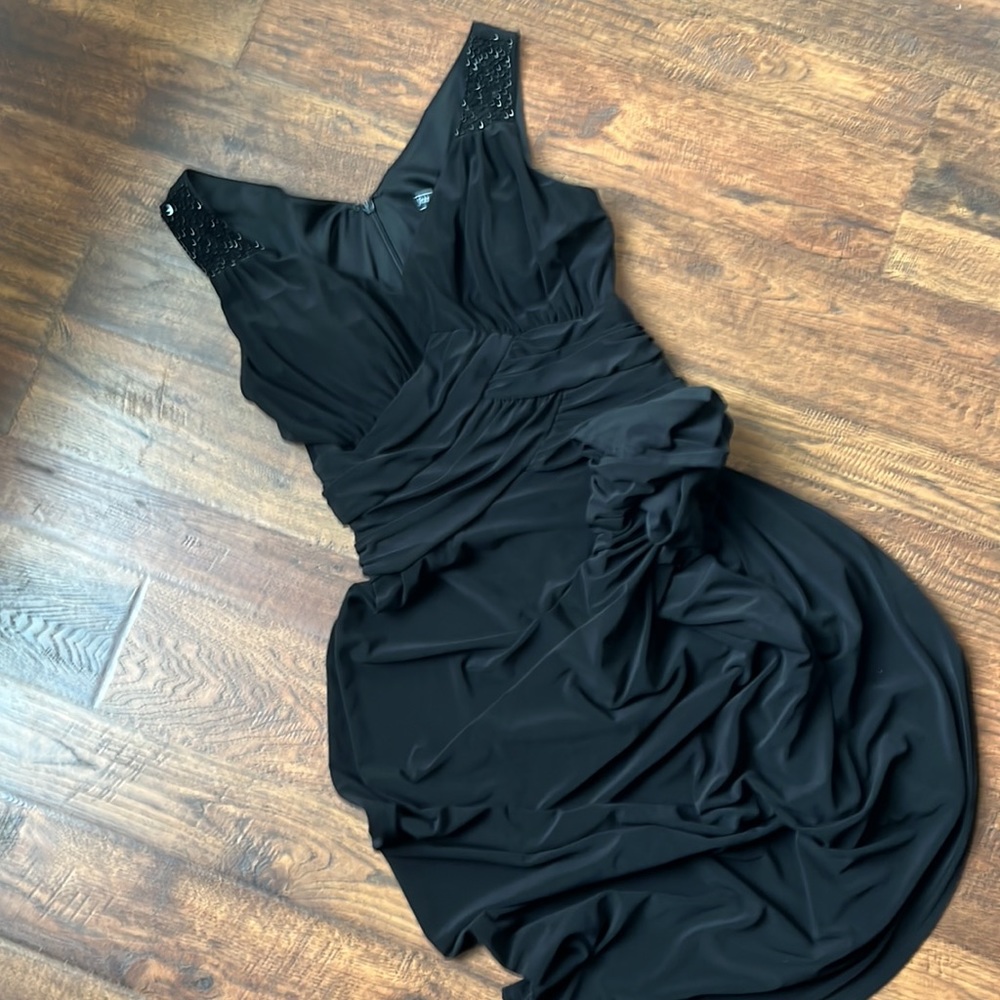 Lovely Jessica Howard party dress